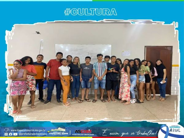 A Superintendente Municipal da Juventude Mirella Selares reuniu com jovens do Núcleo de Cidadania de Adolescentes (NUCA)